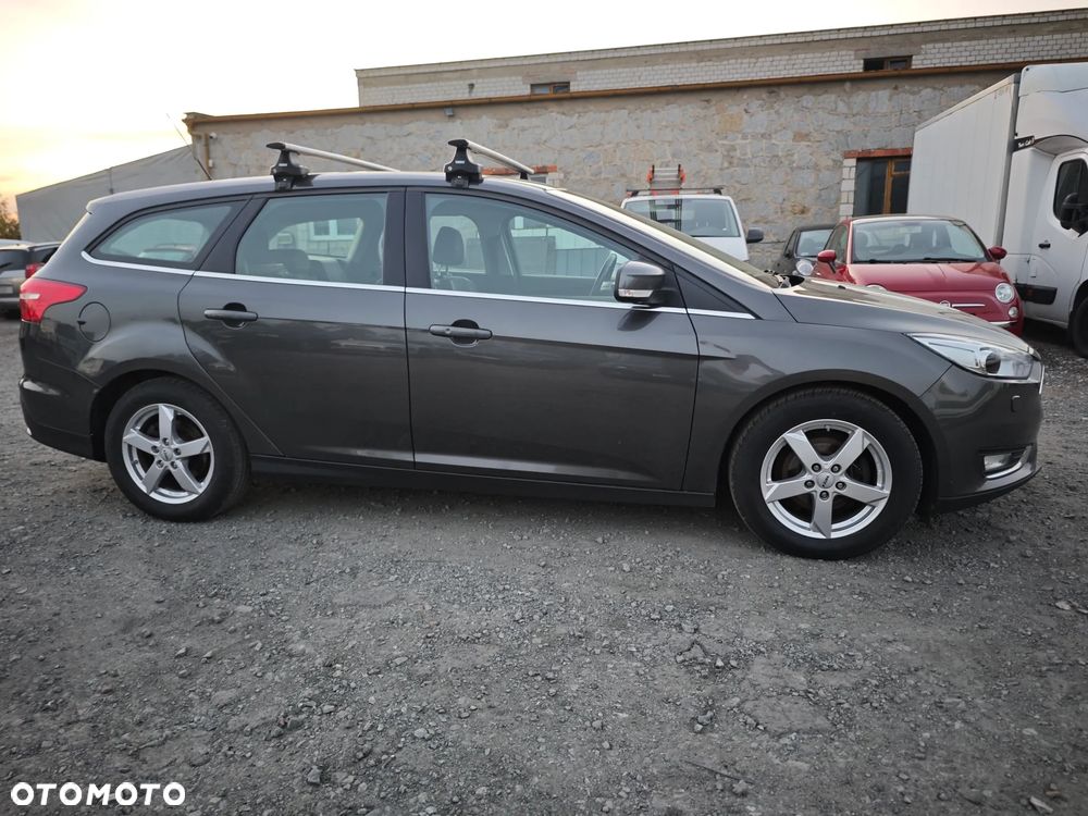 Ford Focus - 8