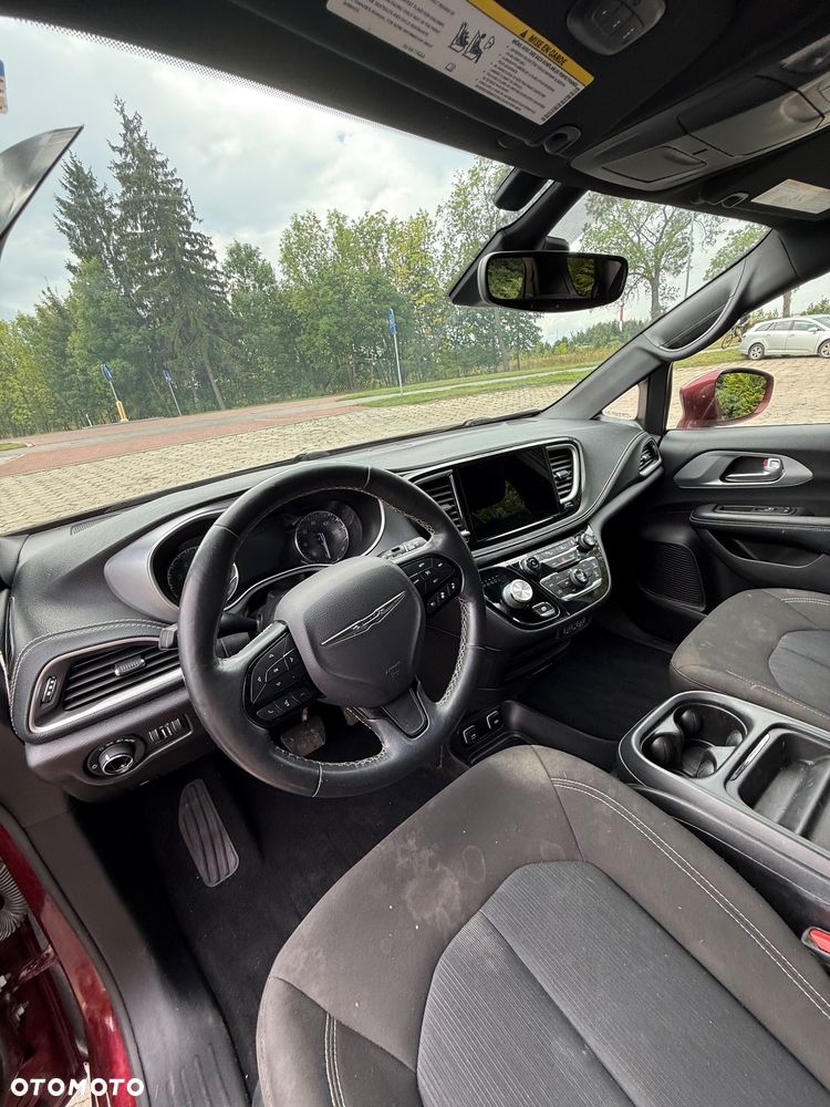 Chrysler Pacifica - 25
