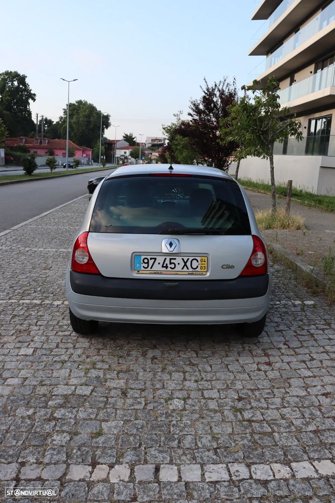 Renault Clio 1.2 16V Expression - 9