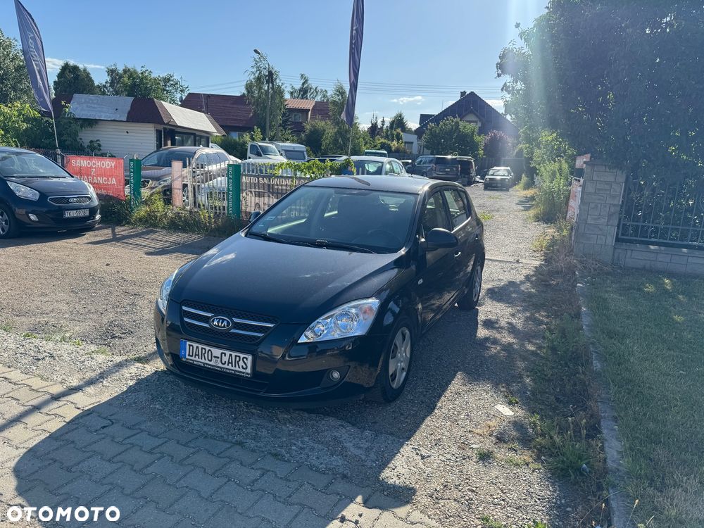 Kia Ceed - 1