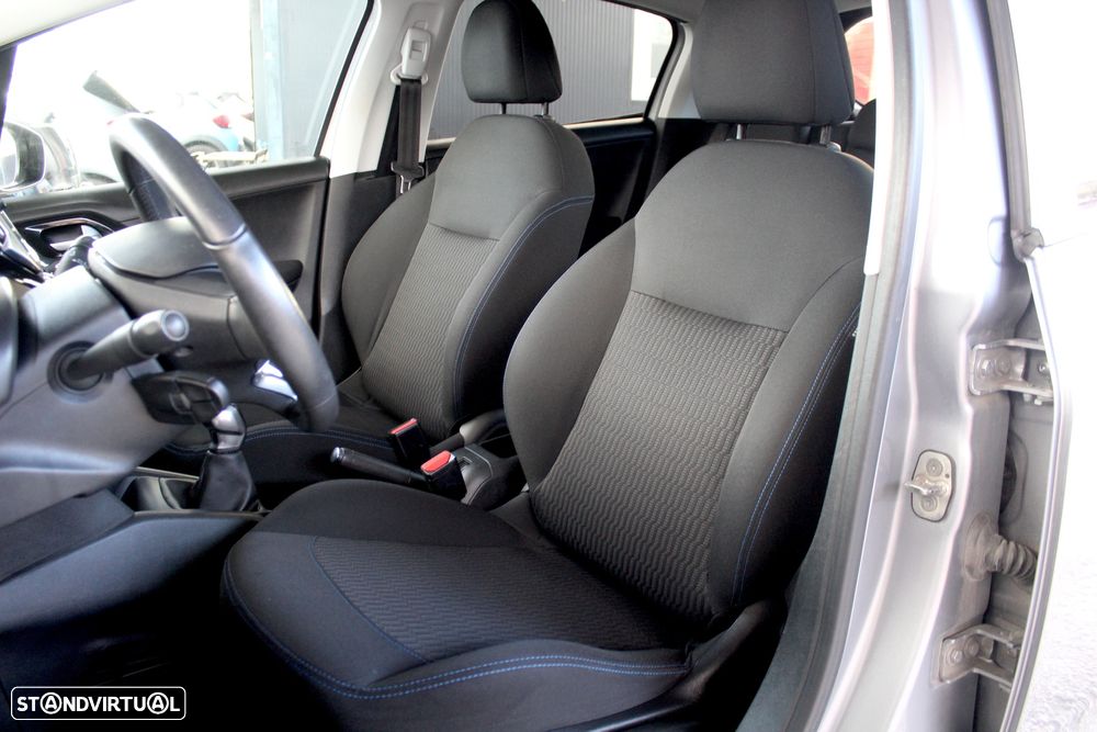 Peugeot 208 1.2 PureTech Signature - 7