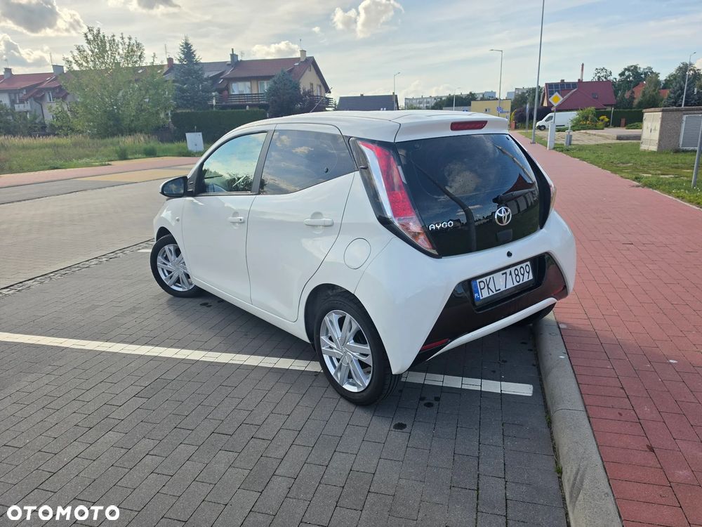 Toyota Aygo x-play touch - 6