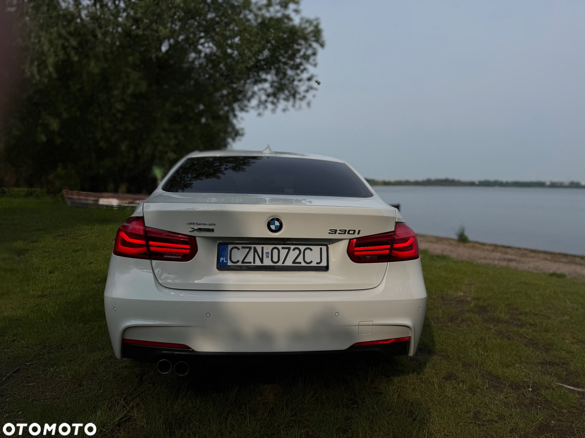 BMW Seria 3 330i xDrive - 9