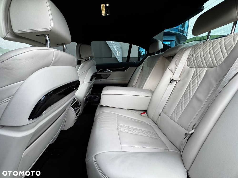 BMW Seria 7 740d xDrive - 30