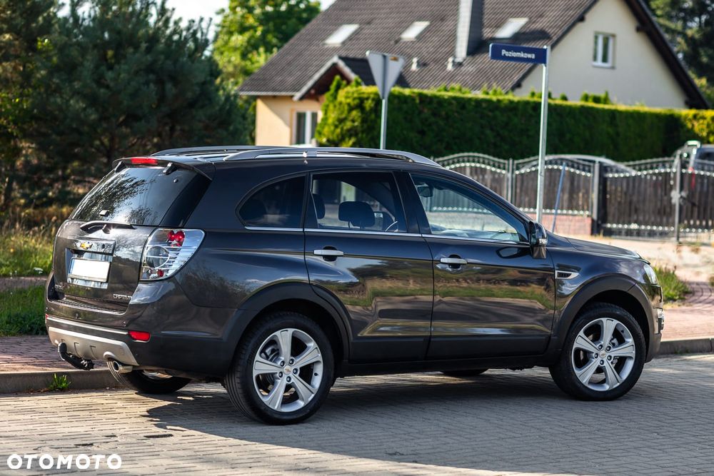 Chevrolet Captiva 2.2 d LTZ - 16