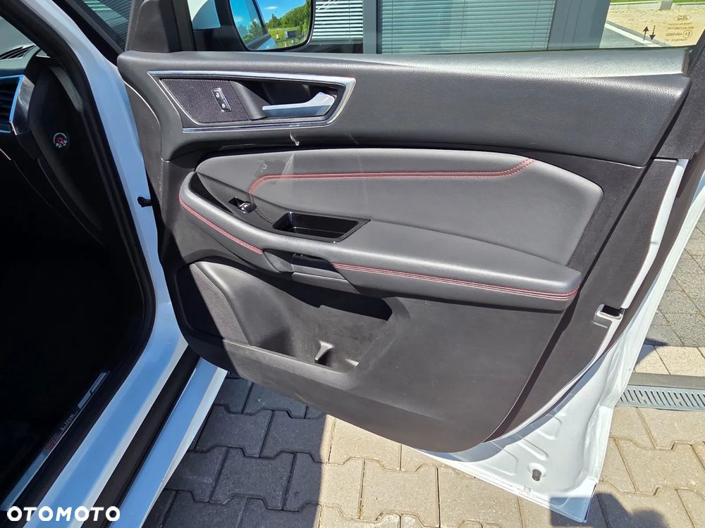Ford S-Max - 33