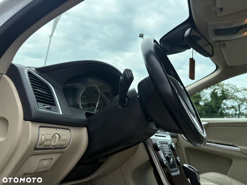 Volvo XC 60 2.4D AWD Summum - 10