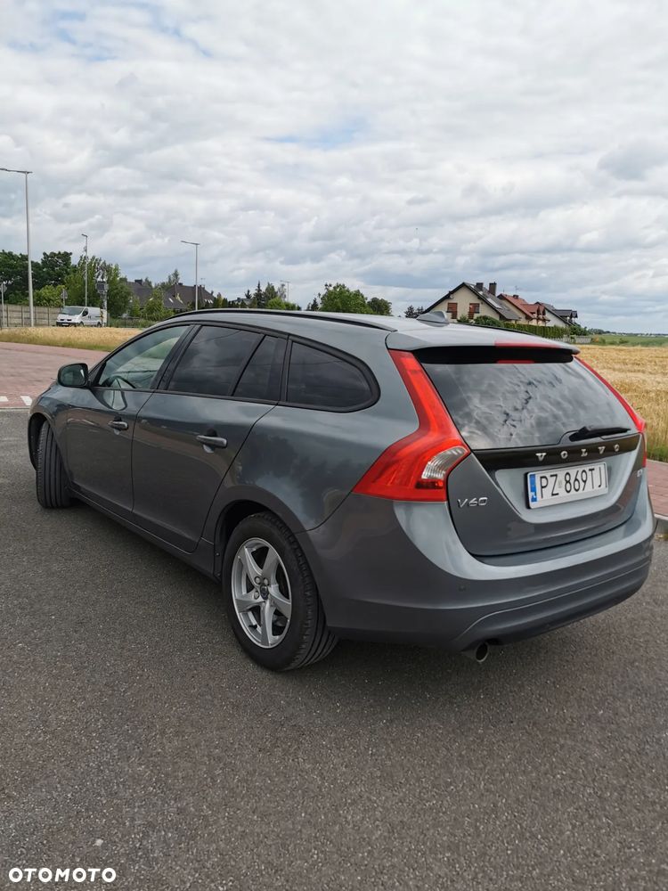 Volvo V60 D3 Drive-E Kinetic - 9