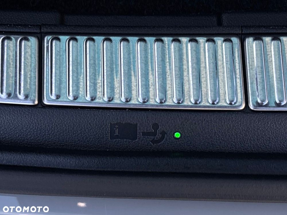 Skoda Superb 2.0 TDI SCR Sportline DSG - 35