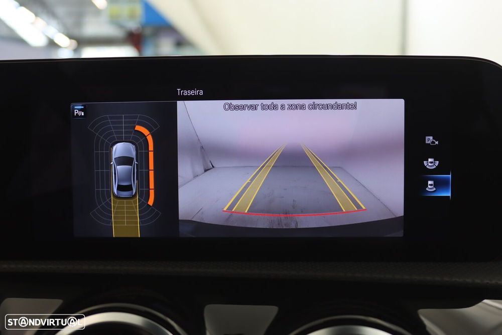 Mercedes-Benz A 250 Limousine - 11