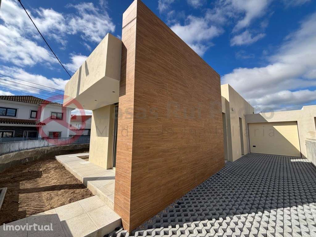 Moradia isolada T3 na zona de Corroios - Grande imagem: 2/20