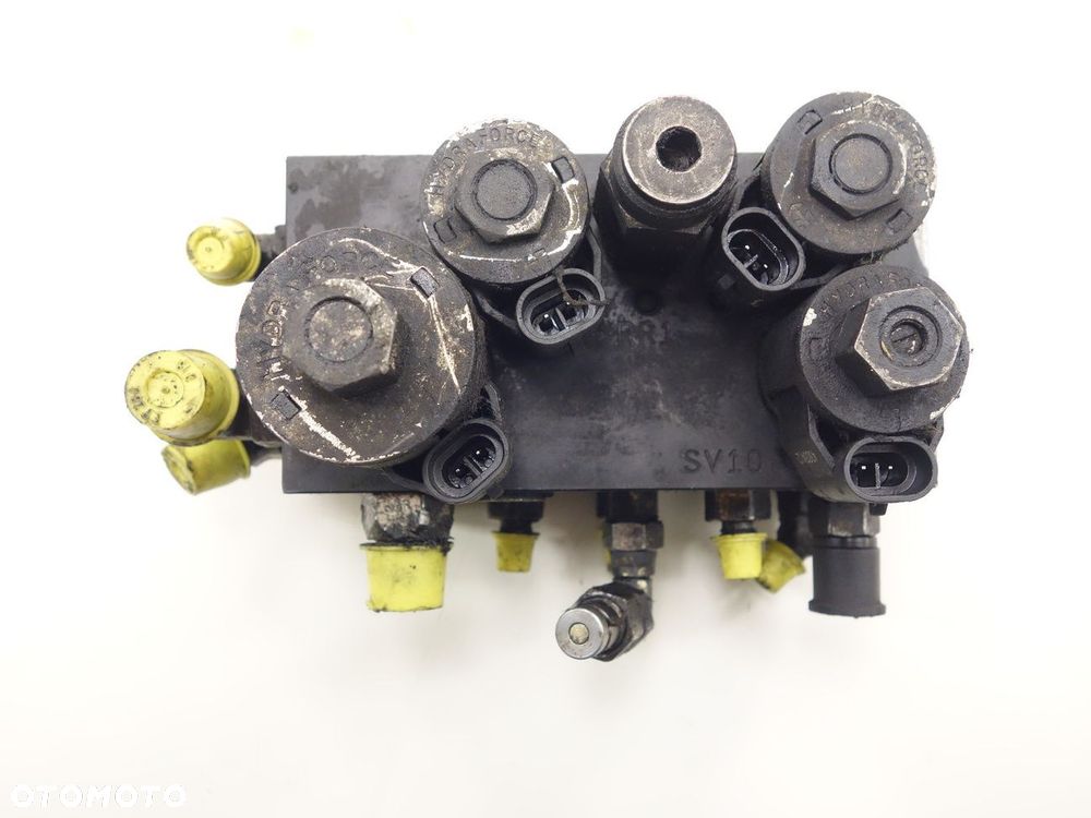 Zamiatarka Tennant M20 Rozdzielacz Hydrauliczny 1018938 - 4
