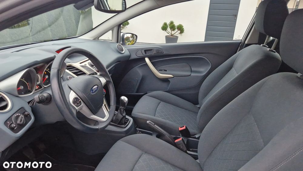 Ford Fiesta 1.25 Ghia - 16