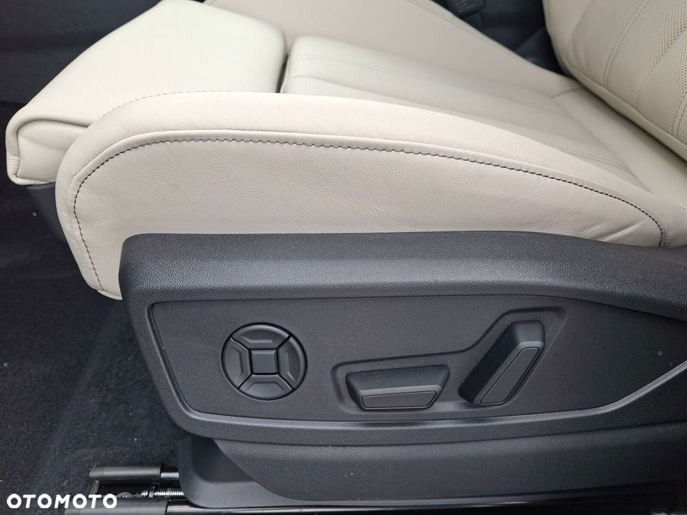 Audi Q5 Sportback - 11