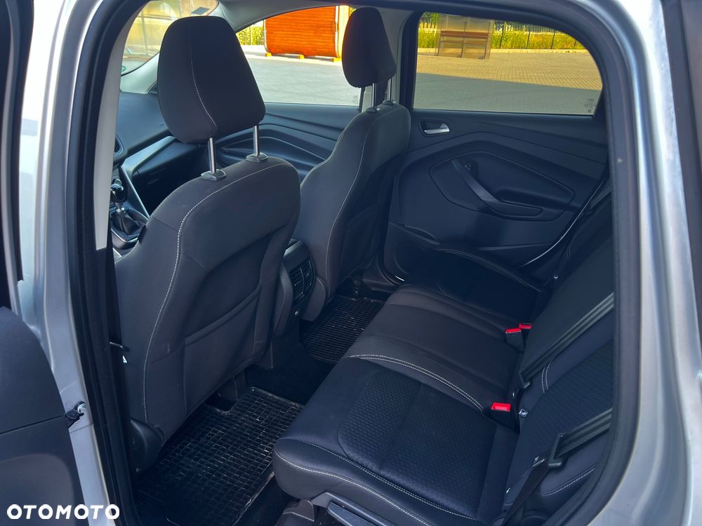Ford Kuga - 8