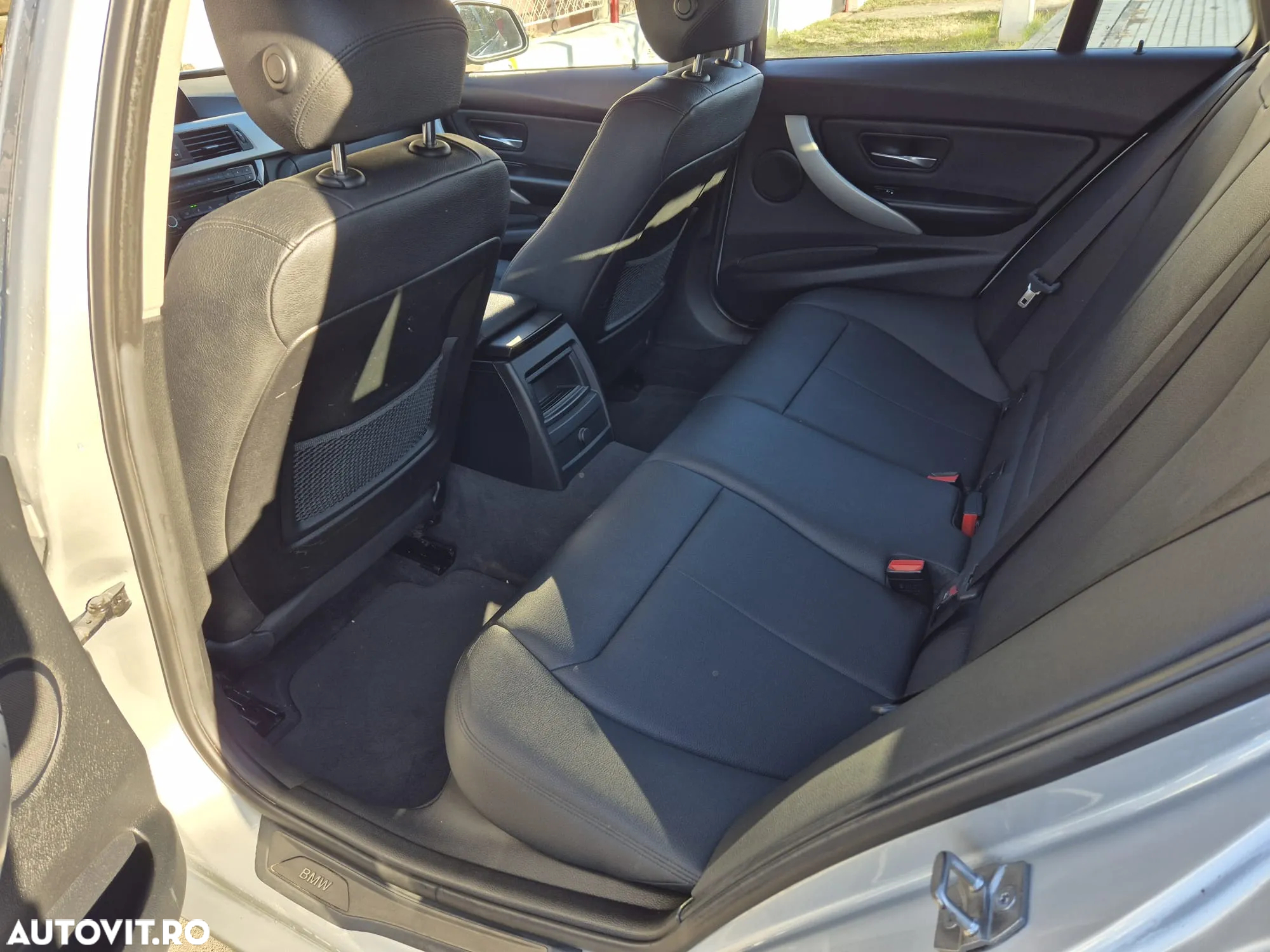 BMW Seria 3 316d - 14