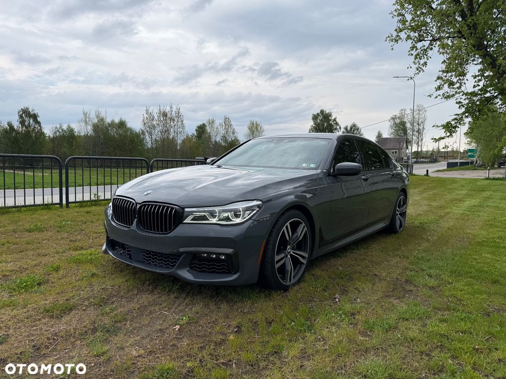 BMW Seria 7 750Li - 5