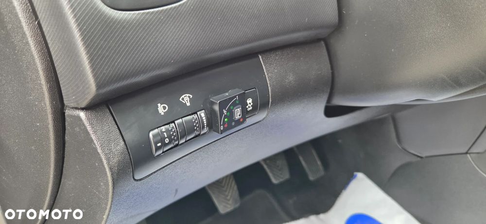 Kia Ceed 1.4 CVVT Dream-Team Edition - 28