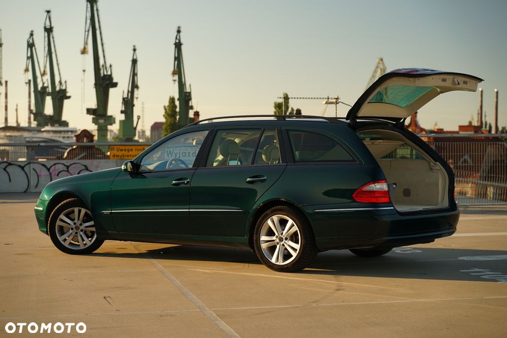 Mercedes-Benz Klasa E 500 4-Matic T Elegance - 17