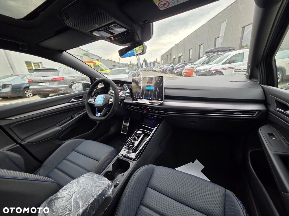 Volkswagen Golf - 23
