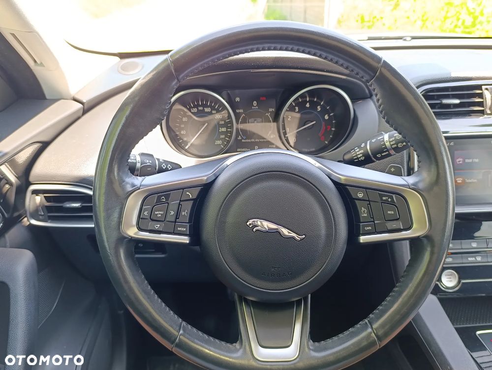Jaguar F-Pace 2.0 i4P AWD Prestige - 18