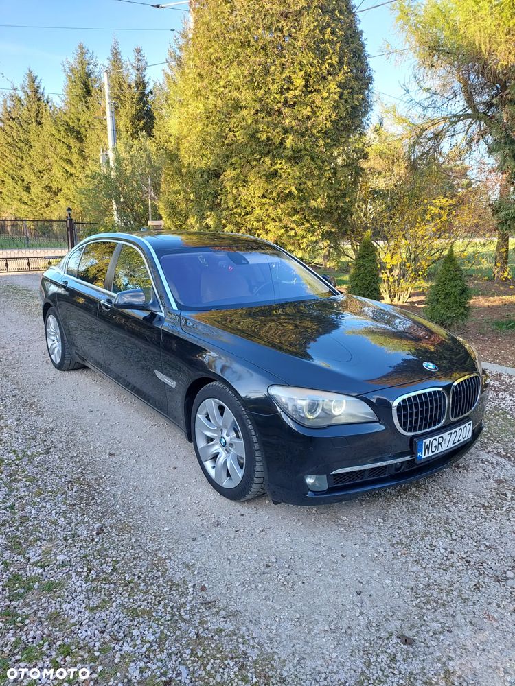 BMW Seria 7 750i L - 4