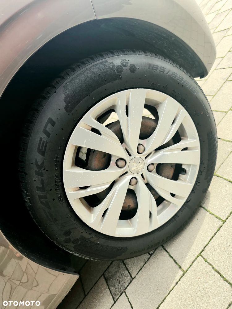 Peugeot 208 - 16