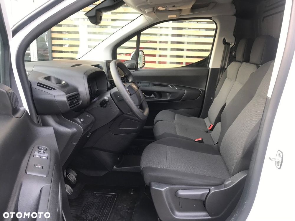 Toyota Proace City - 35