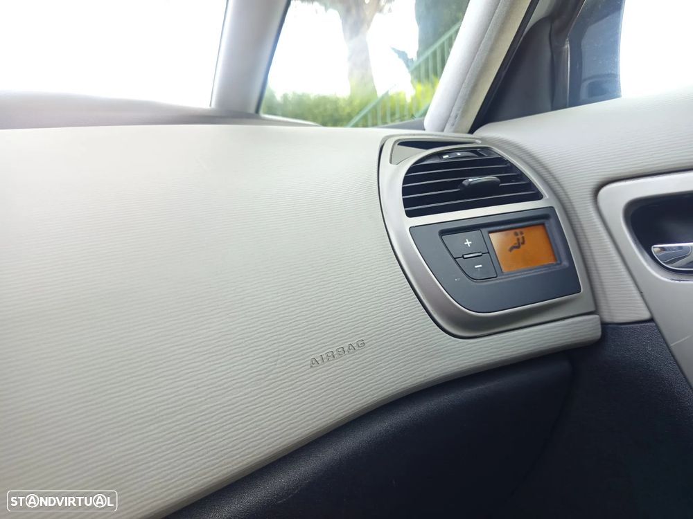 Citroën C4 Picasso 1.6 HDi Dynamique - 16