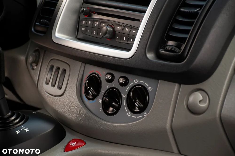 Renault Trafic - 21