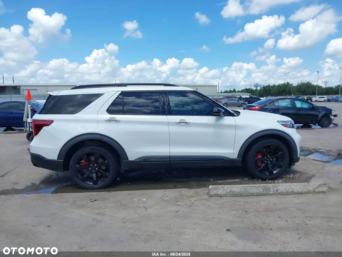 Ford Explorer - 10