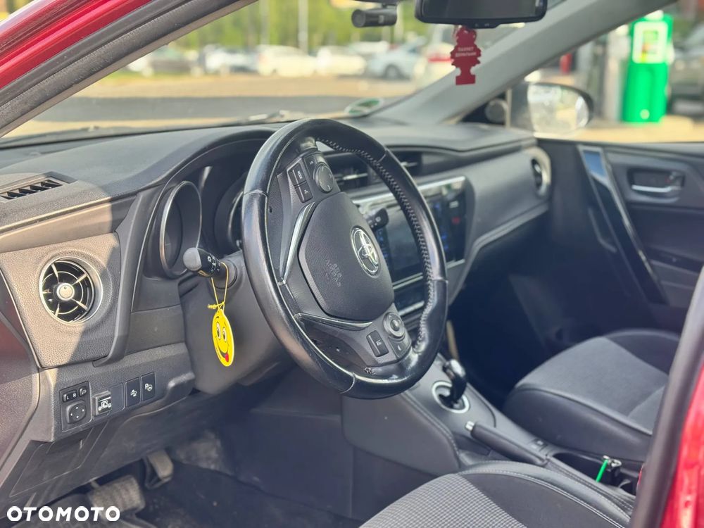 Toyota Auris Hybrid 135 Premium - 8