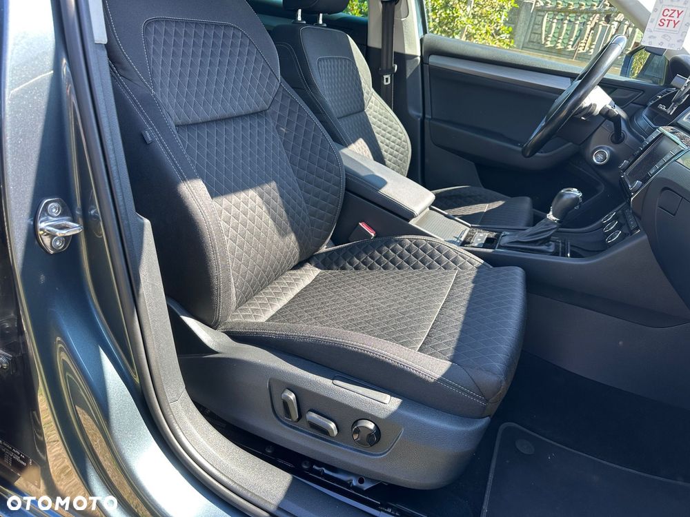Skoda Superb 2.0 TDI DSG Ambition - 13