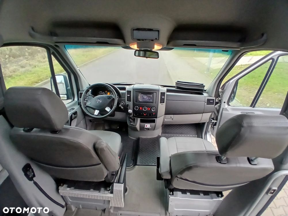 Mercedes-Benz Sprinter - 30