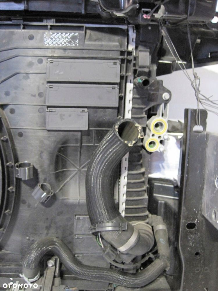 Chłodnice pas przedni Land Rover Discovery SPORT LIFT 2,0D AUTO - 6