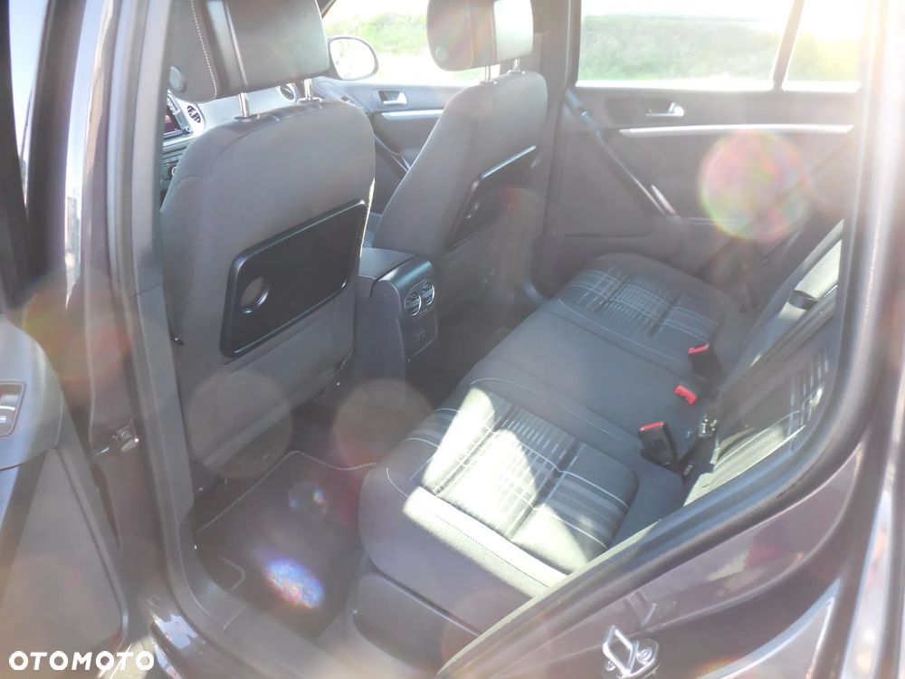 Volkswagen Tiguan 2.0 TDI SCR BlueMotion Technology Lounge Sport & Style - 15