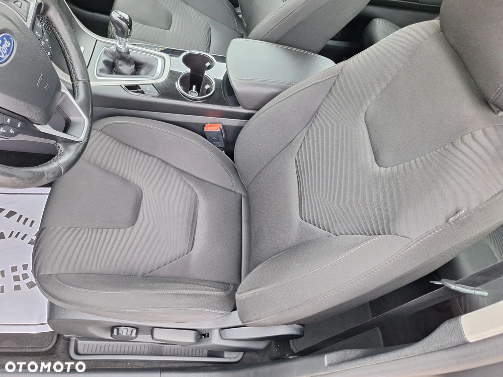 Ford S-Max - 14