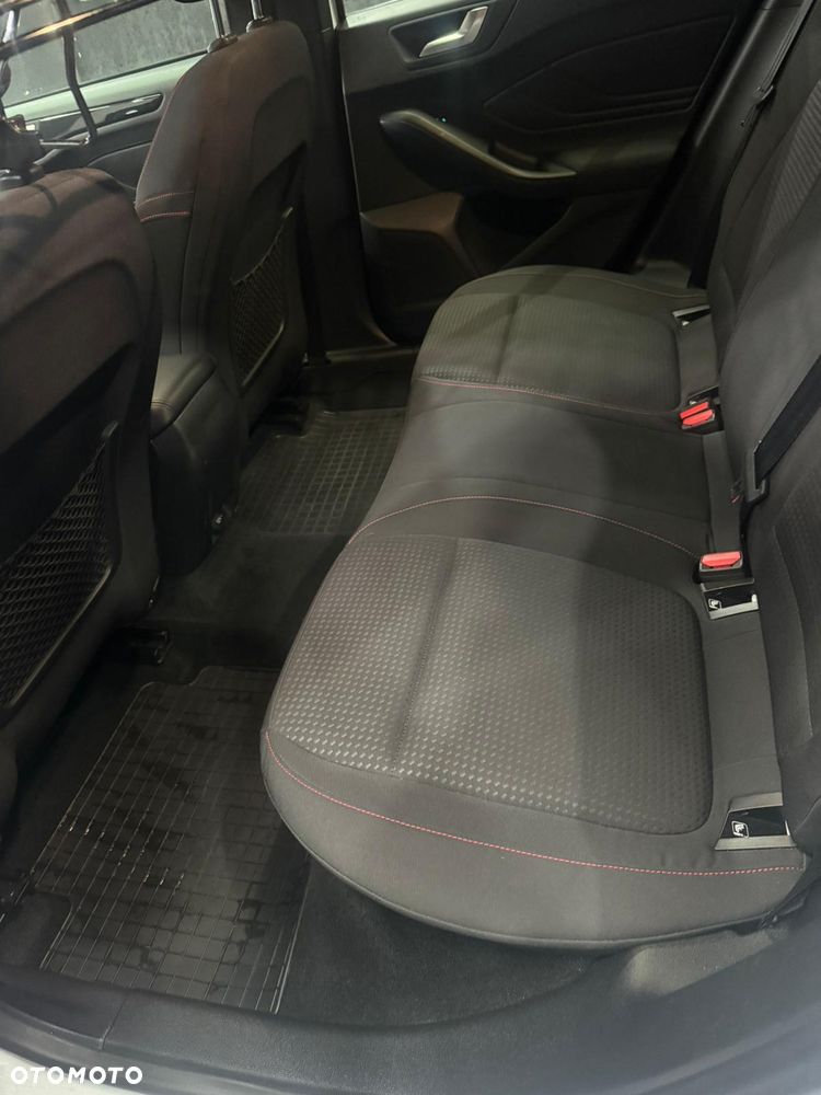 Ford Focus - 11