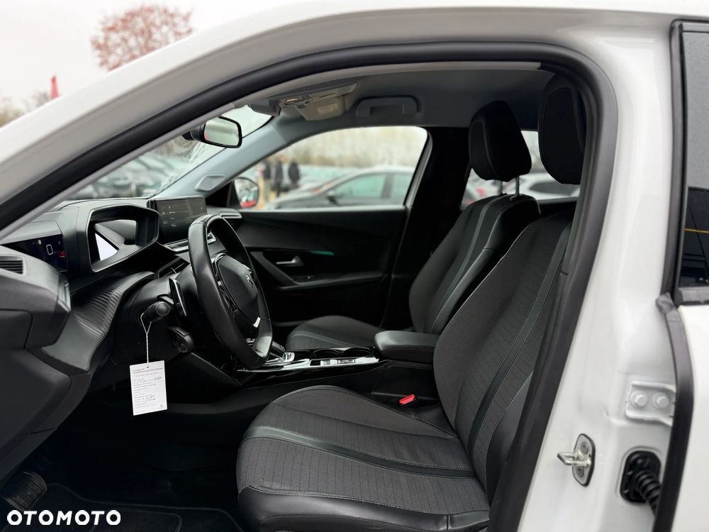 Peugeot 2008 1.2 PureTech Allure S&S EAT8 - 22