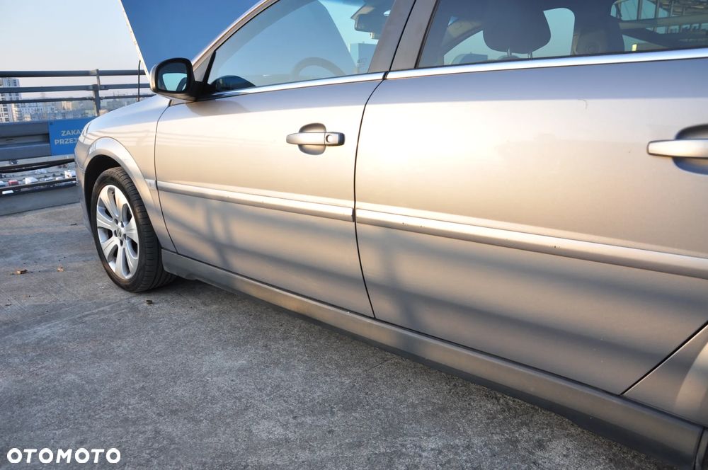 Opel Vectra 1.9 CDTI DPF Cosmo - 19