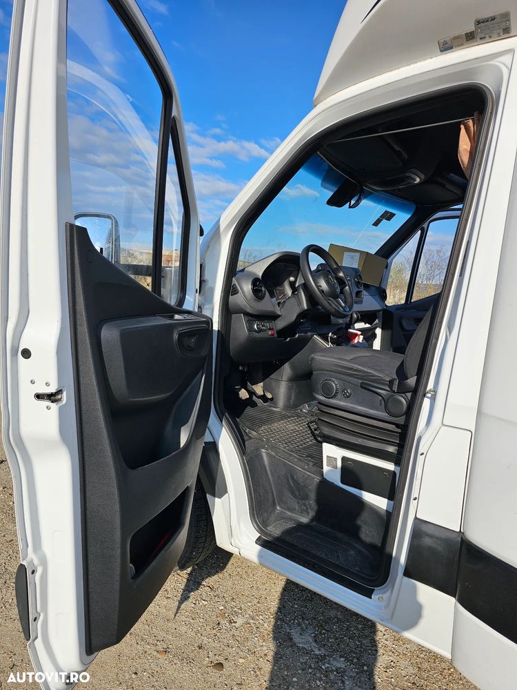 Mercedes-Benz Sprinter - 9