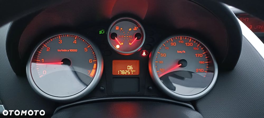 Peugeot 207 95 VTi Family - 21