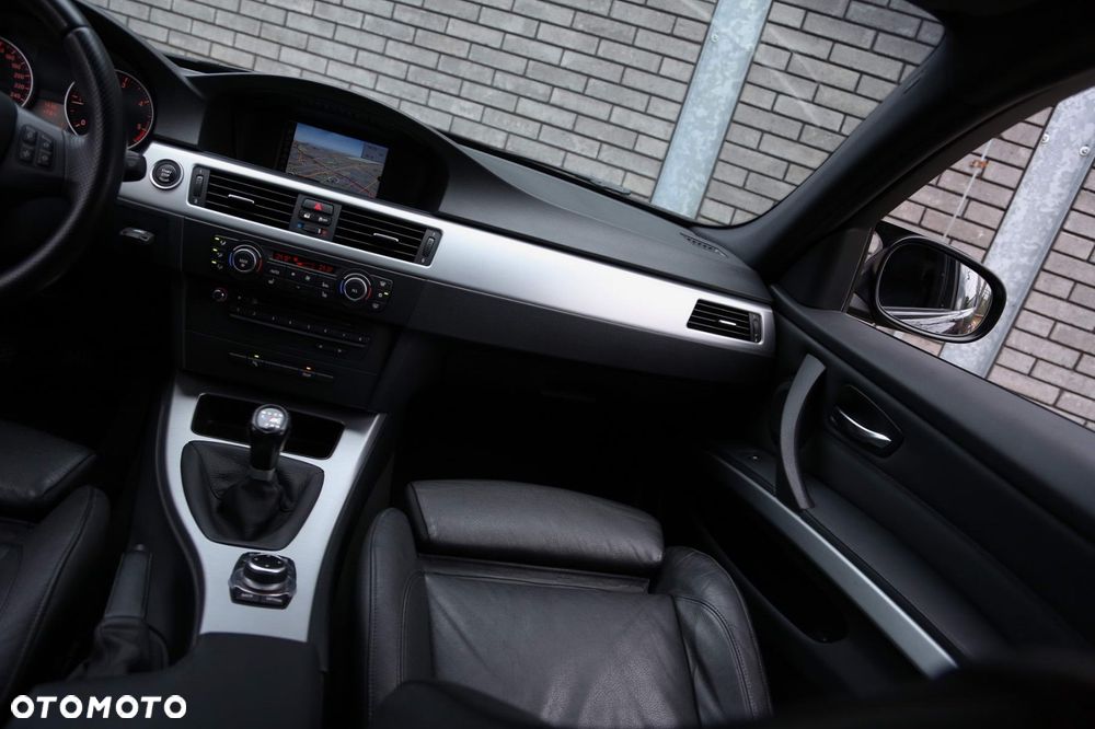 BMW Seria 3 320d - 27