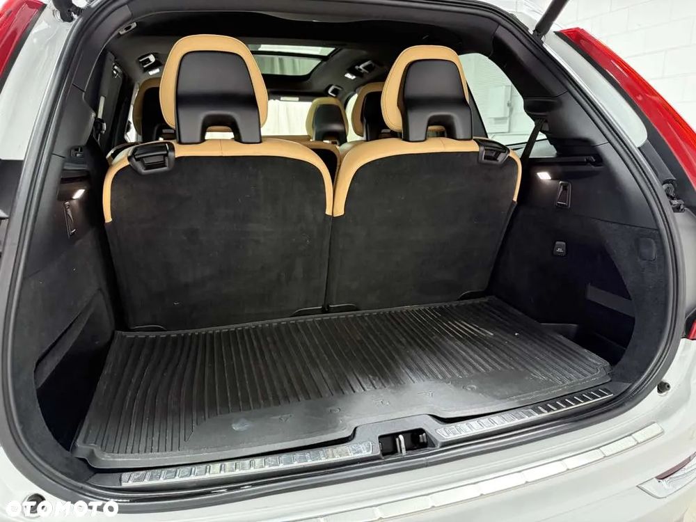 Volvo XC 90 - 16