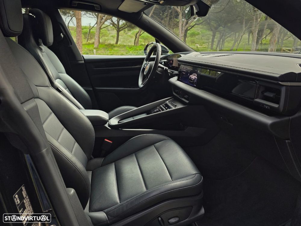 Porsche Macan Electric 4 - 15