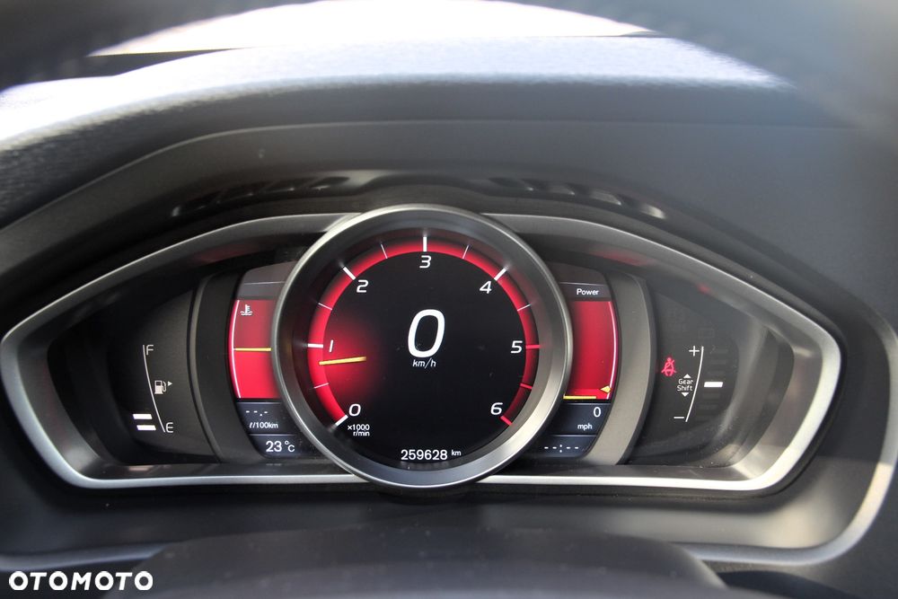 Volvo V40 D3 Summum - 26