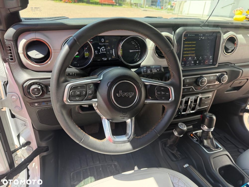 Jeep Wrangler - 10