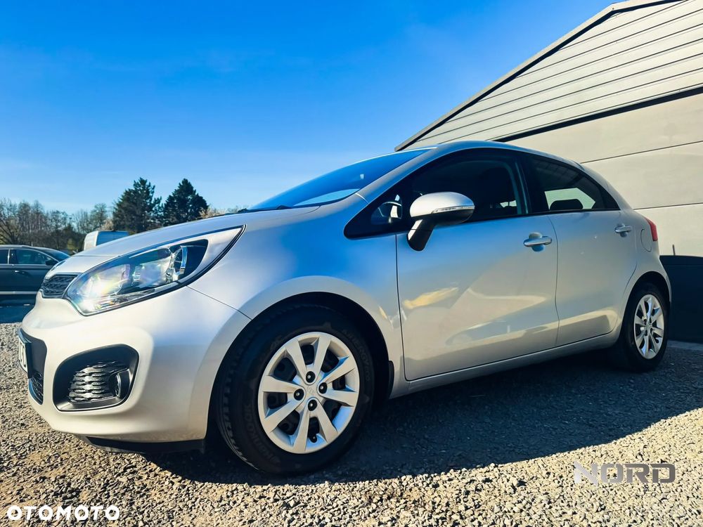 Kia Rio 1.2 L - 5