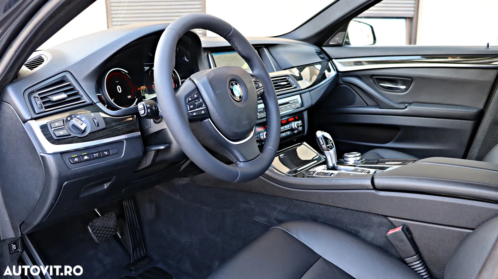 BMW Seria 5 525d Touring Aut. Luxury Line - 22