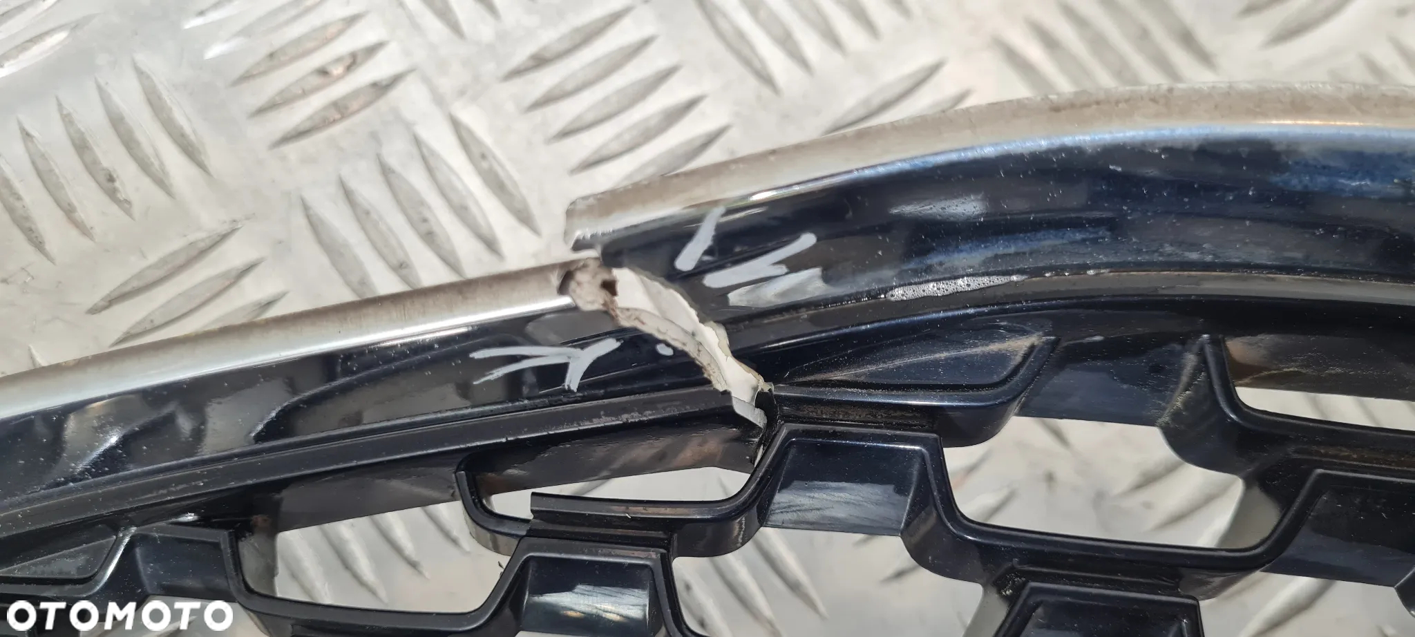 Ssangyong Actyon Sports II Grill Atrapa - 13